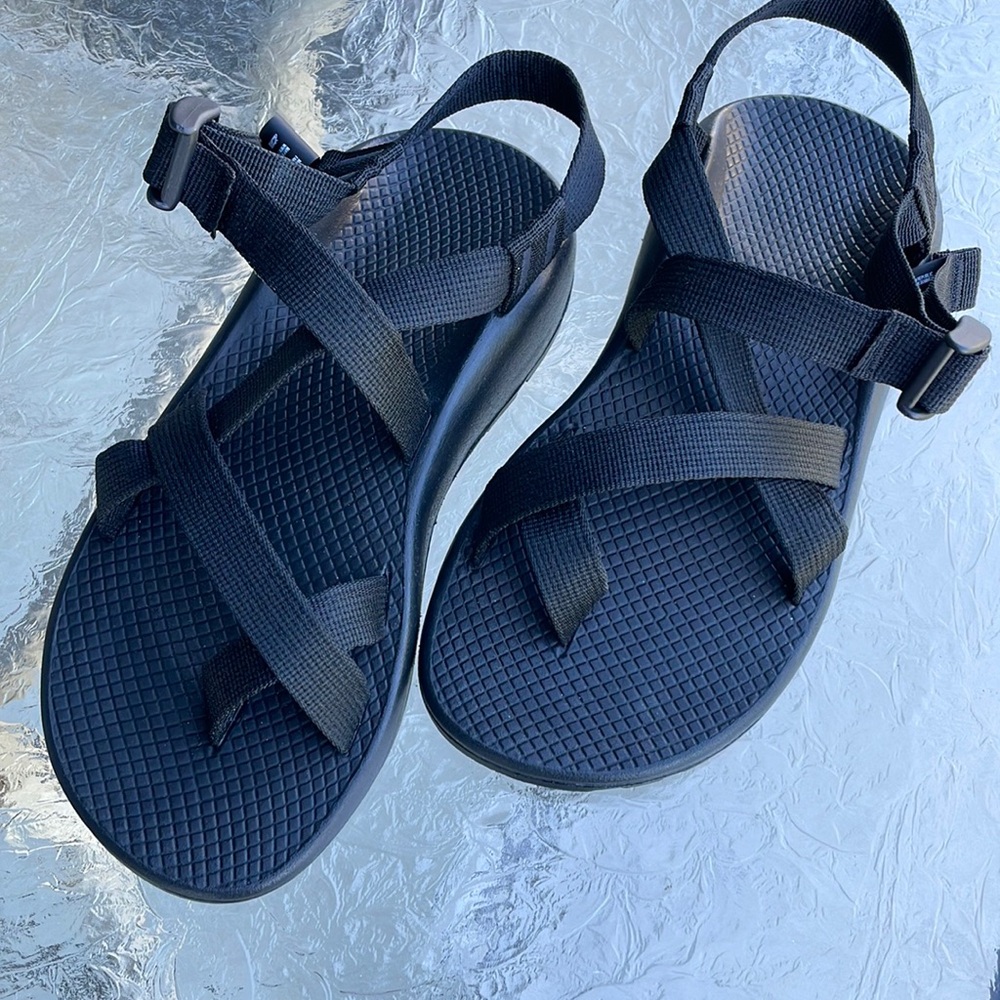 Chaco solid black sandals W-8